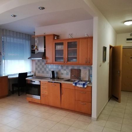 Plně vybavený apartmán Apartamento Kojetín Exterior foto